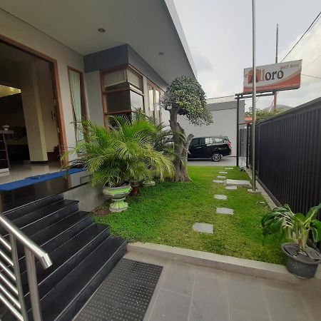 Alloro Guesthouse Pacitan Esterno foto