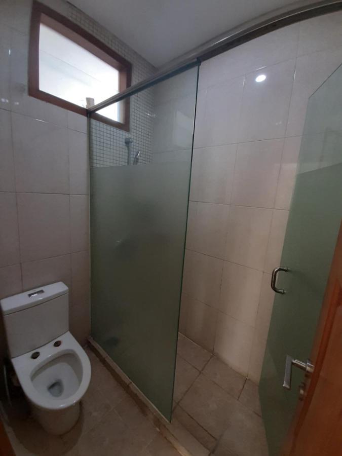 Alloro Guesthouse Pacitan Esterno foto