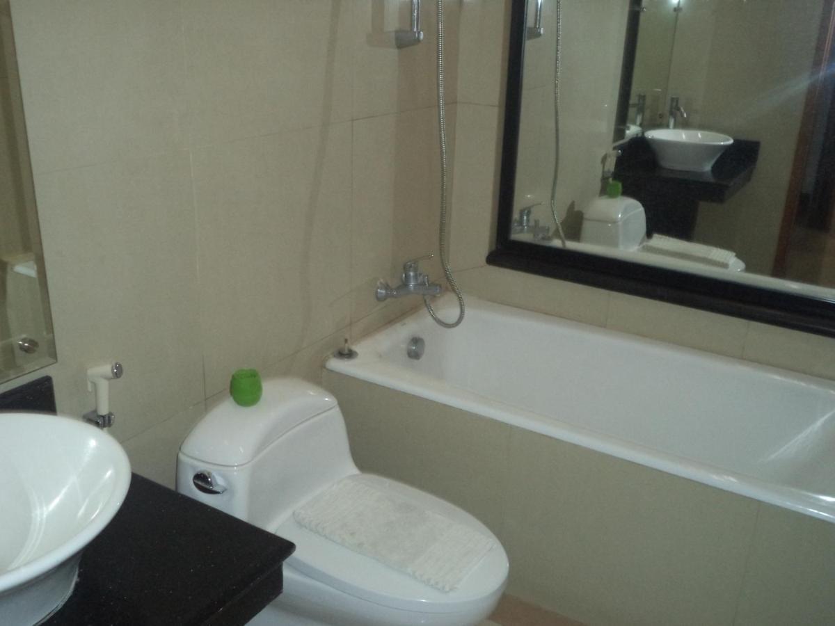 Alloro Guesthouse Pacitan Esterno foto